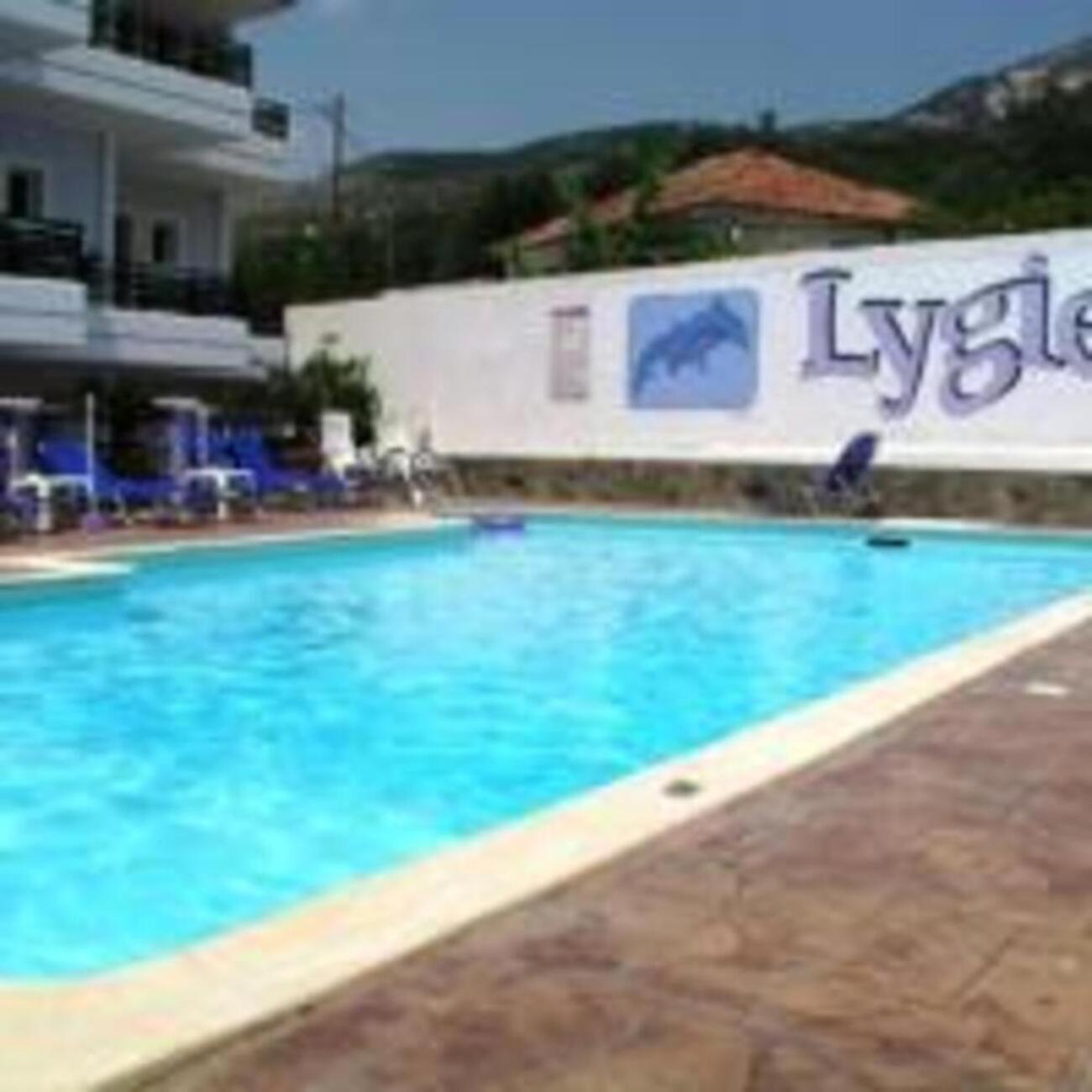 Lygies Apart Hotel Trapezaki  Exterior photo